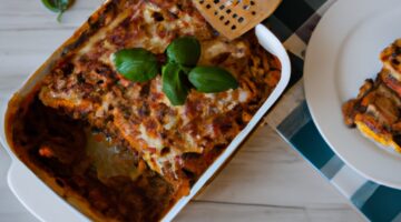 Domácí italské lasagne s bazalkou