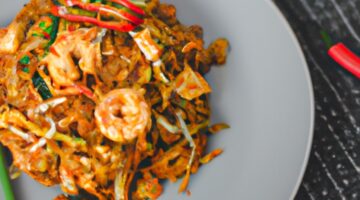 Křupavý kuřecí pad thai