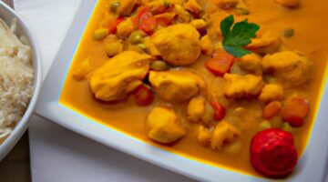 Moqueca de peixe s rýží.