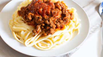 Klasické špagety bolognese.