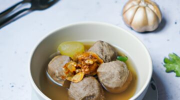 Bakso – indonéské masové kuličky.