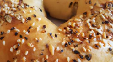 Bagel se sezamovými semínky a bylinkami