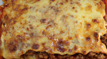 Lasagne s bolognese omáčkou a sýrem