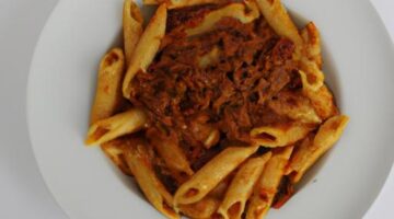 Penne al ragù bolognese