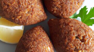 Kibbeh – hovězí koule s bulgurem