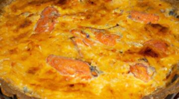 Quiche Lorraine s uzeným pstruhem