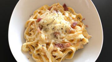 Těstoviny Carbonara s parmským sýrem