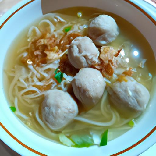 Bakso – polévka s nudlemi a masovými koulemi