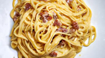 Carbonara s guanciale a pecorinem